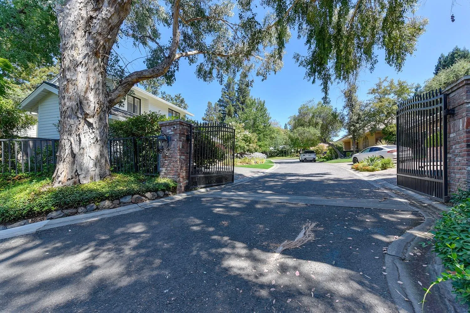 4950 Sudbury Way photo 1