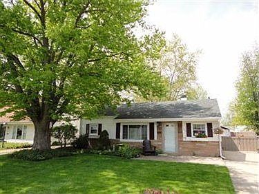 3rd image of 704 Vermont Dr