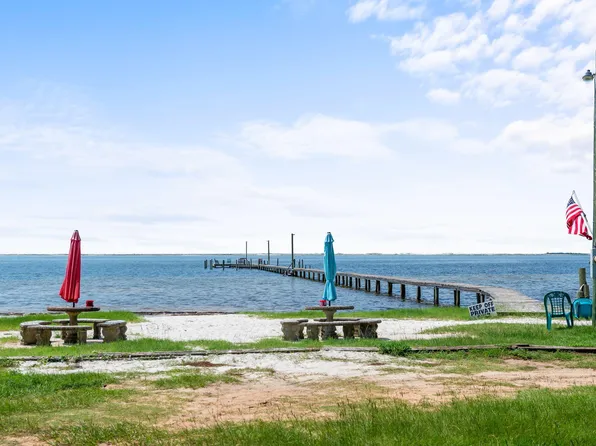 1564 Sunny Oak St, Gulf Breeze, FL 32563