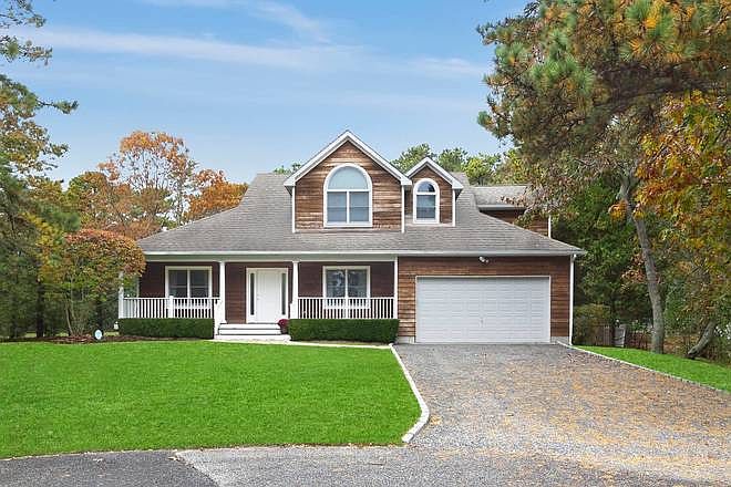 1st image of 13 Jeffrey Ln
