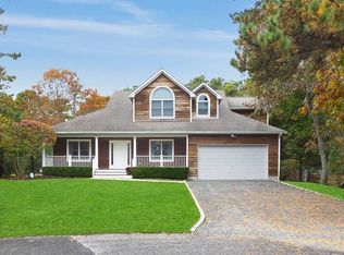 13 Jeffrey Ln, Westhampton Beach, NY 11978