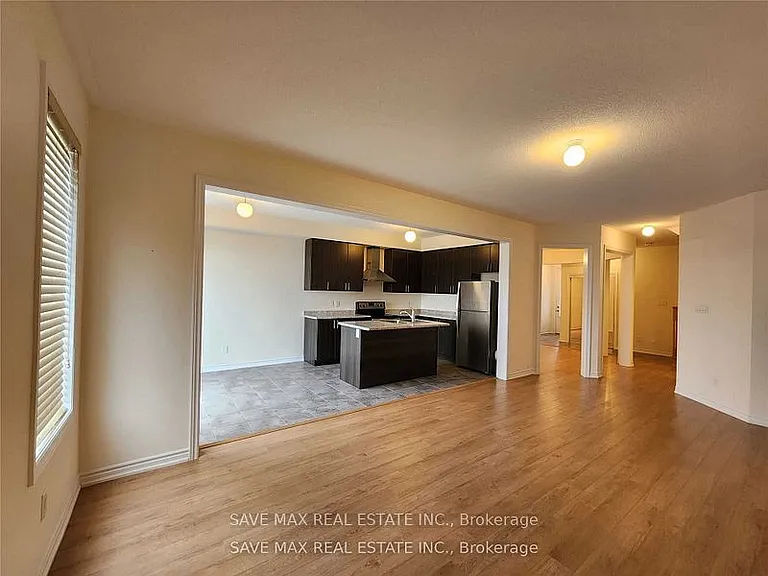 51 Wagner Cres — Photo 3