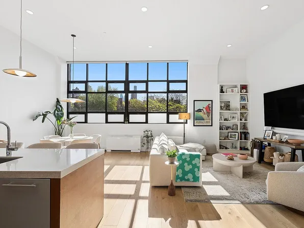 360 Furman St APT 305, Brooklyn, NY 11201