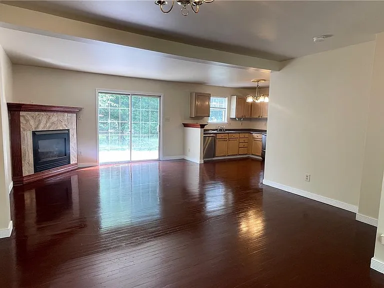 475 Celandine Dr — Photo 4