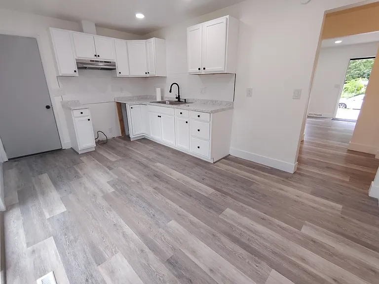 1017 Furman St — Photo 6