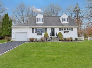 2 Farview Ct, New City, NY 10956