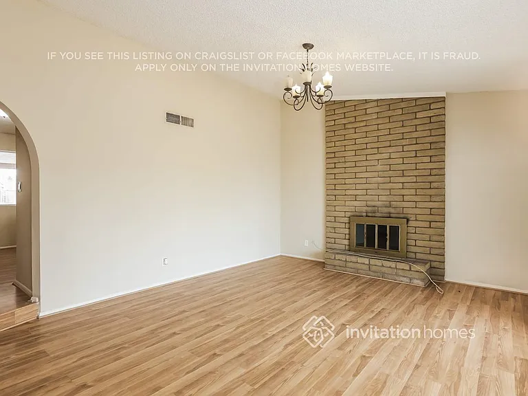 1643 W Muriel Dr — Photo 3