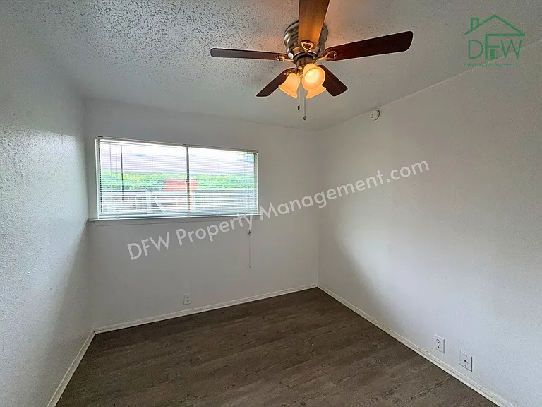 2613 Amherst Ct — Photo 13