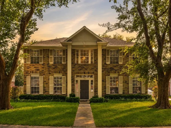 206 Scarlet Maple Dr, Sugar Land, TX 77479