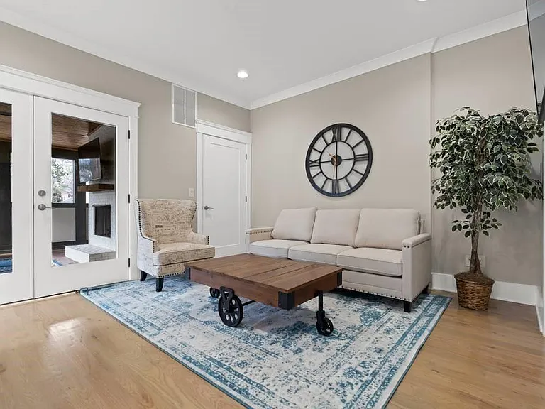 971 Laurel Ct NE — Photo 15