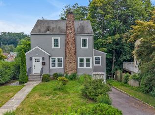 42 Stratford Rd, Scarsdale, NY 10583