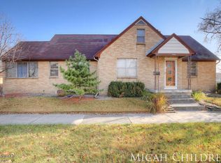 1530 Jennette Ave NW, Grand Rapids, MI 49504