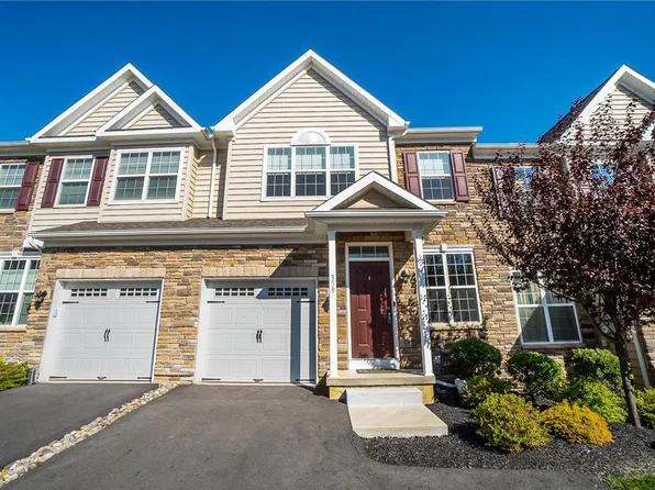 359 Redclover Ln, Allentown, PA 18104