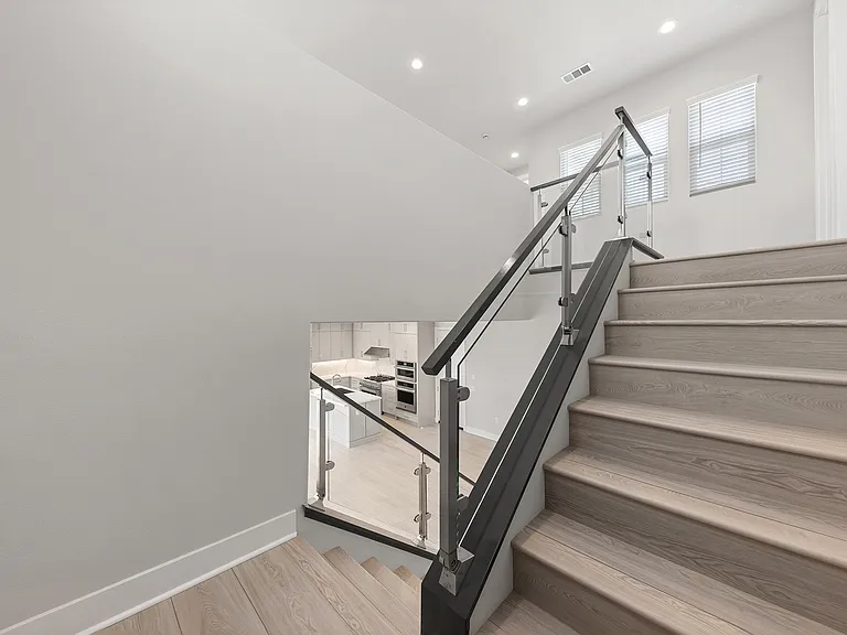 585 Patten Ave — Photo 35