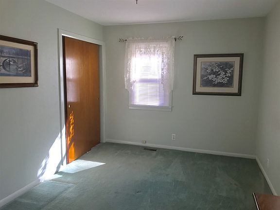 4th image of 3405 N Linden St