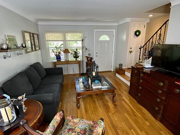 2nd image of 2796 Wooster Rd