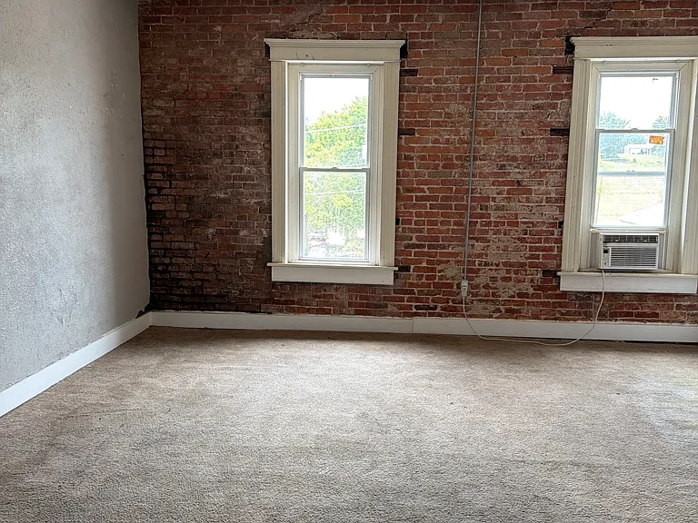 122 N Main St #C — Photo 3