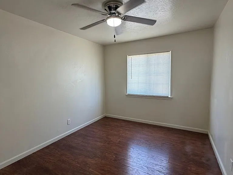 1400 Nancy St — Photo 14