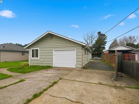 2nd image of 2245 36 Avenue
