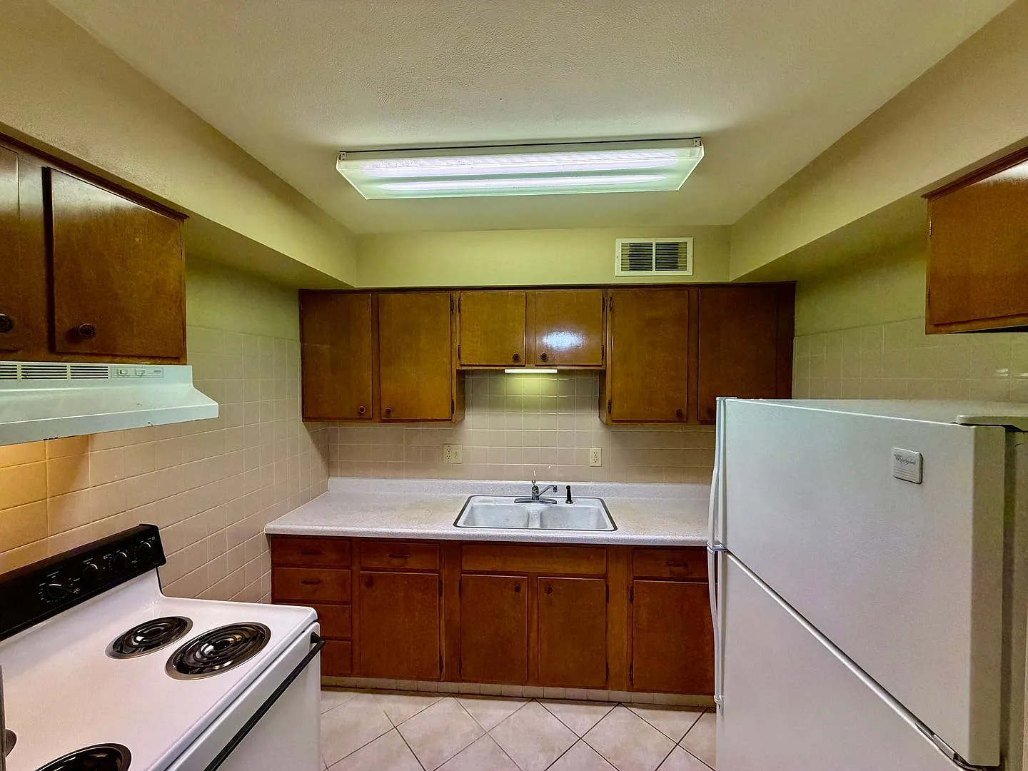 Mecherle Drive Apartments — Photo 4
