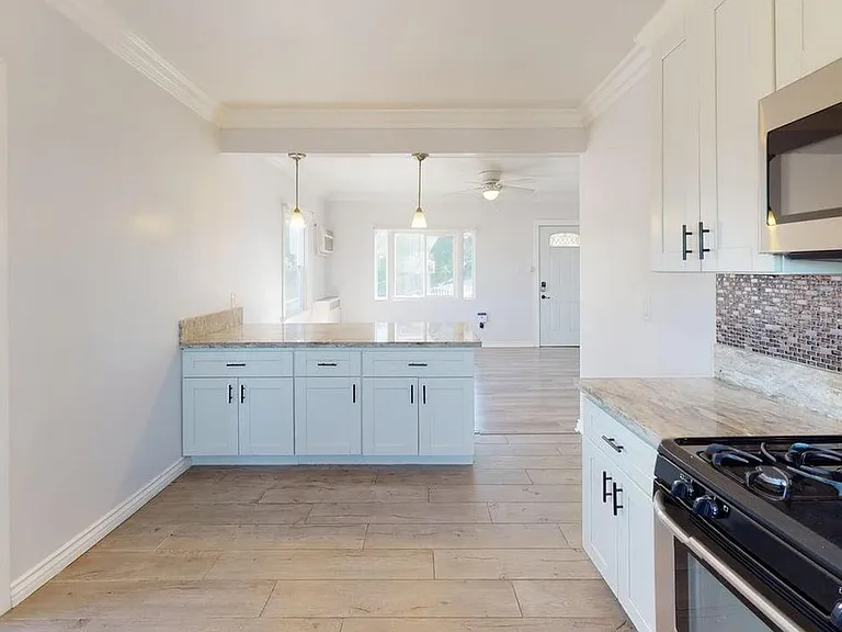 715 Orme Ave — Photo 4