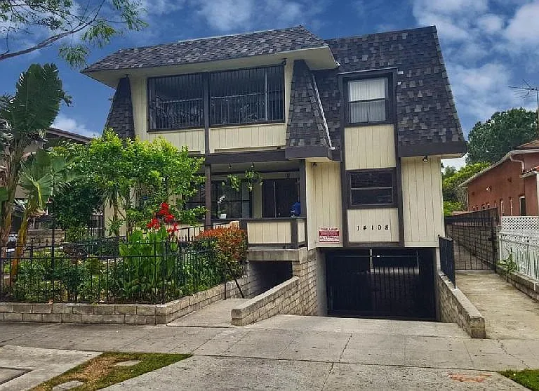 14108 Sylvan St — Photo 1