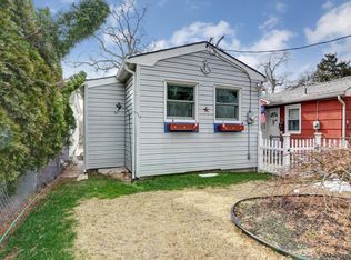6 Hickman Dr, Hamilton, NJ 08610