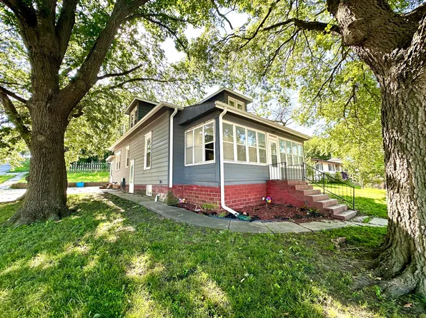 201 S Main St, Oakland, IA 51560