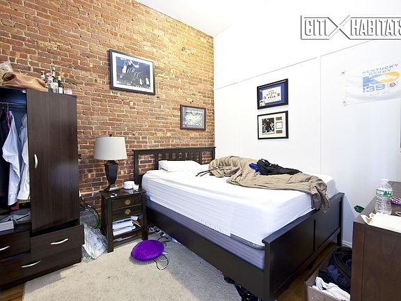 4th image of 311 West Broadway