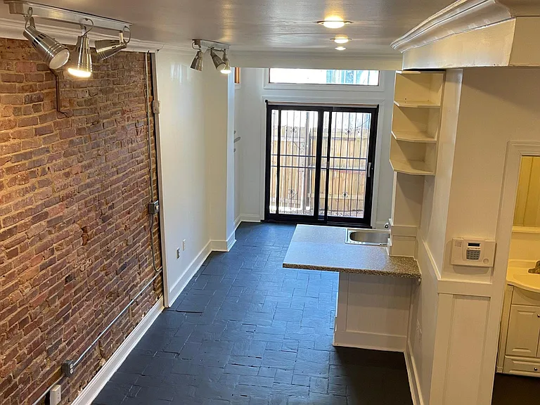 1383 Potomac Ave SE — Photo 8