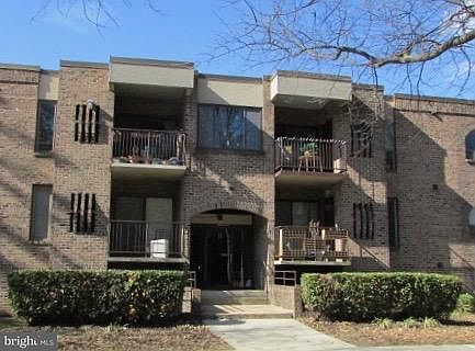 1st image of 11 Silverwood Cir APT 2