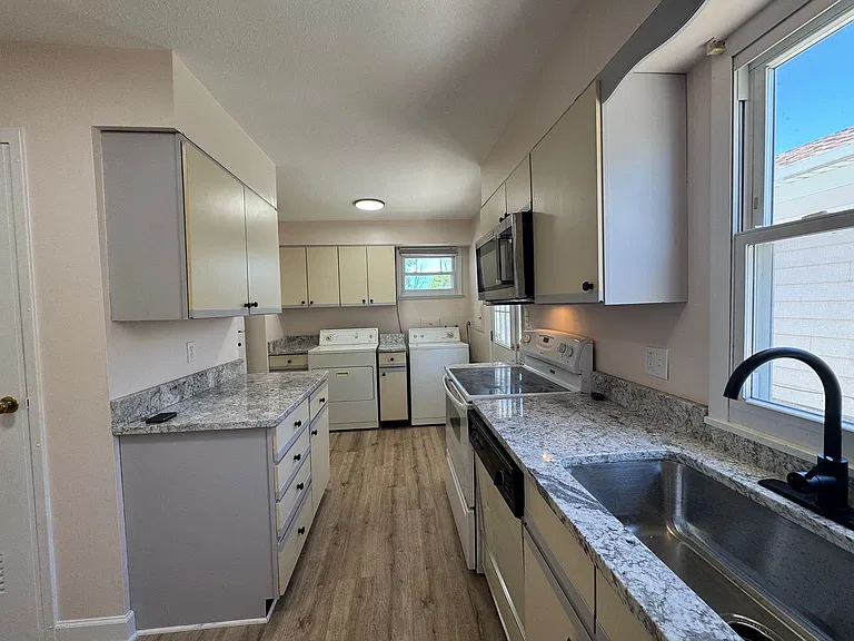 3415 Center Dr — Photo 7