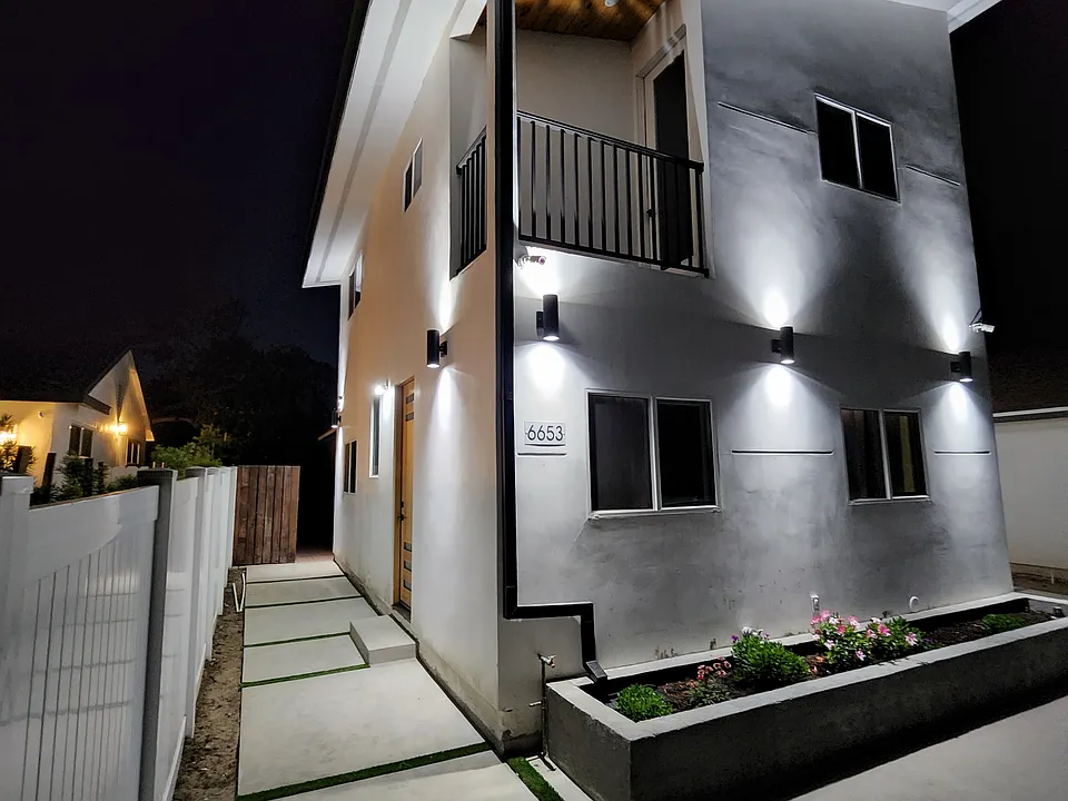 6653 Melba Ave #2