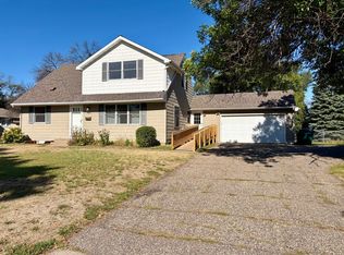 3024 Nash Rd, Brooklyn Center, MN 55429