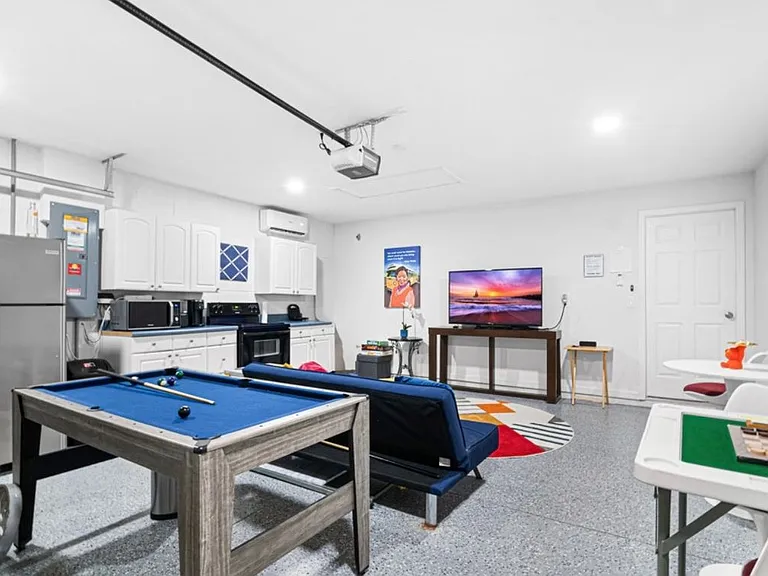 1501 NE 33rd St #B — Photo 11