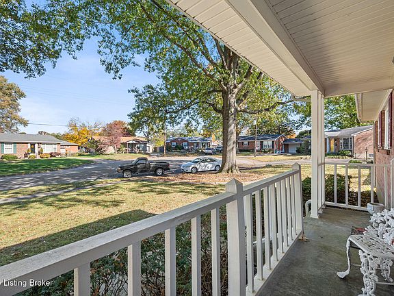 2nd image of 2909 Wallingford Ct
