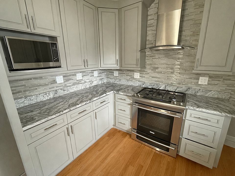2nd image of 440 26th Ave N