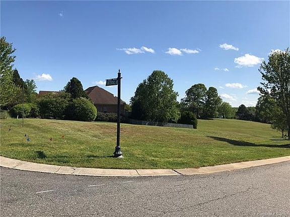 4th image of 104 E Tattersall Dr #64
