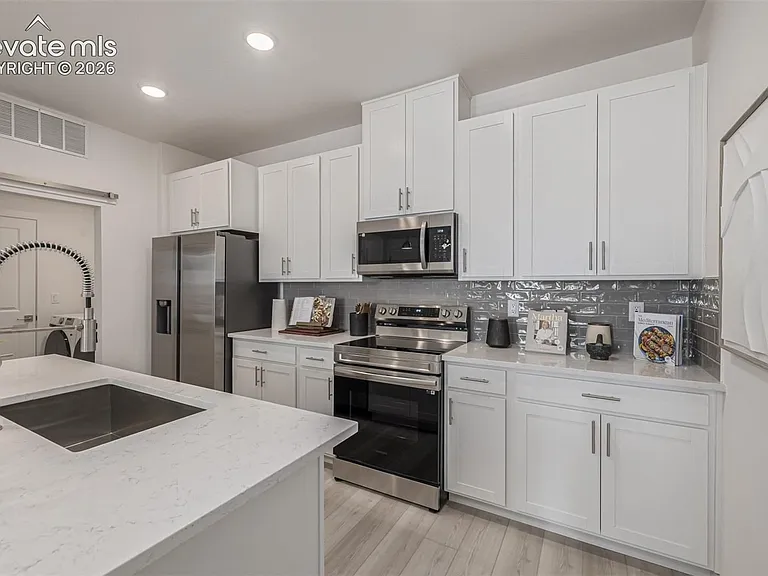 2232 Arikaree Hts #305 — Photo 8