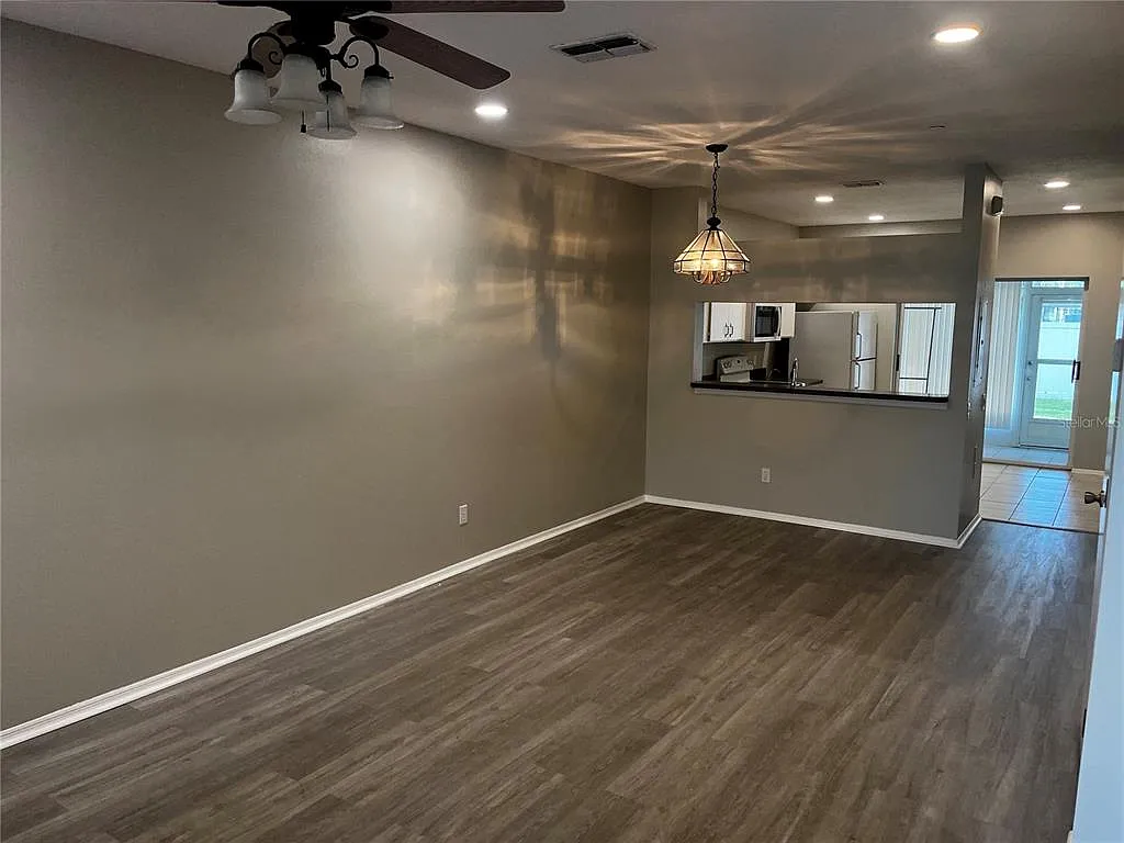 2 bed, 2.5 bath, 1110 sqft, $1,895 — Photo 3