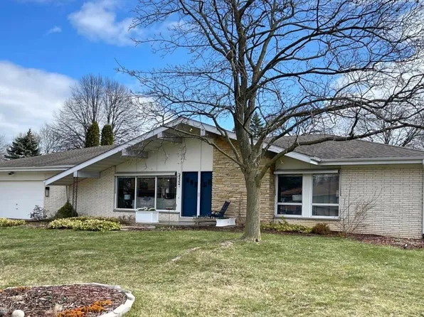 3335 Green Meadows LANE, Elmwood Park, WI 53405