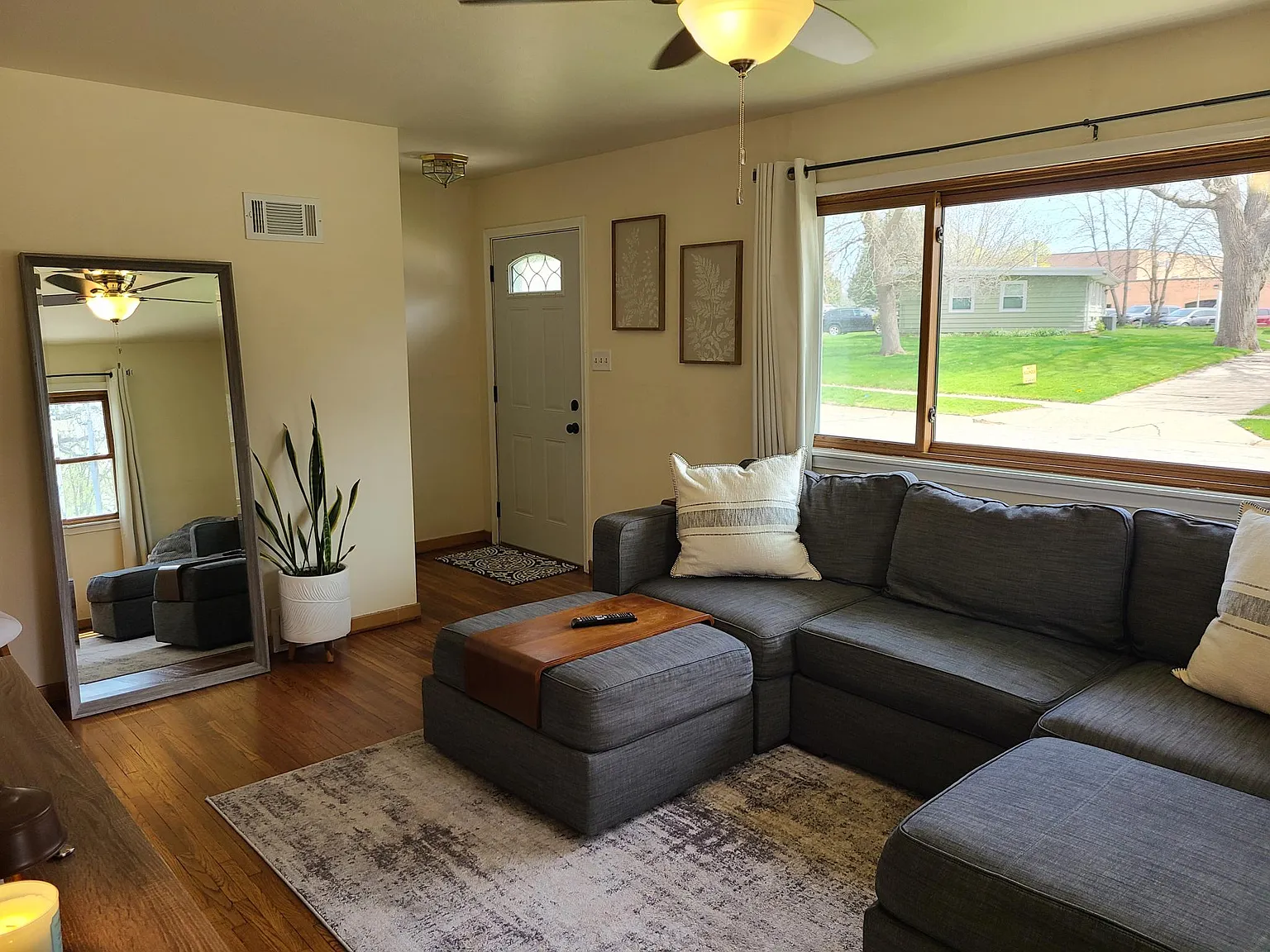 2 bed, 864 sqft, $1,250 — Photo 2