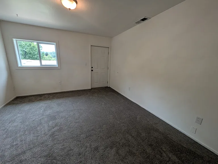 14301 Mill Ct #3 — Photo 8