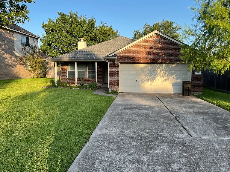 306 Moonwalk St — Photo 1