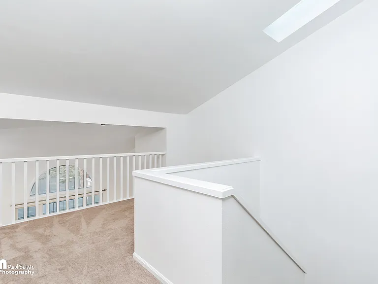 1821 Commodore Dr — Photo 15