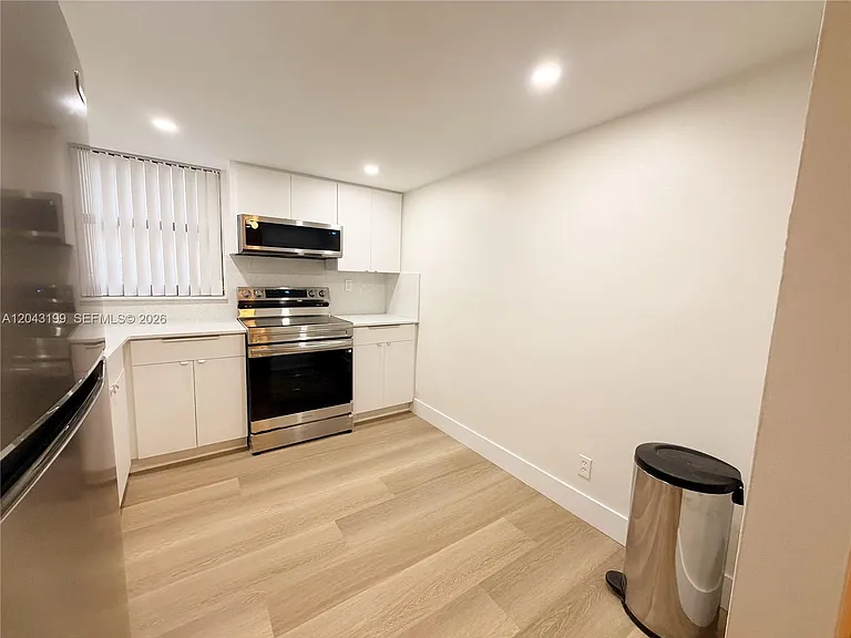2625 Collins Ave #215 — Photo 15