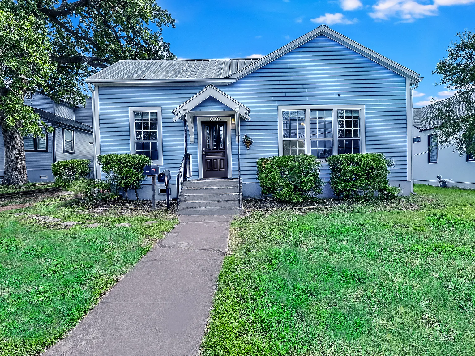 3 bed, 2157 sqft, $3,595 — Photo 2