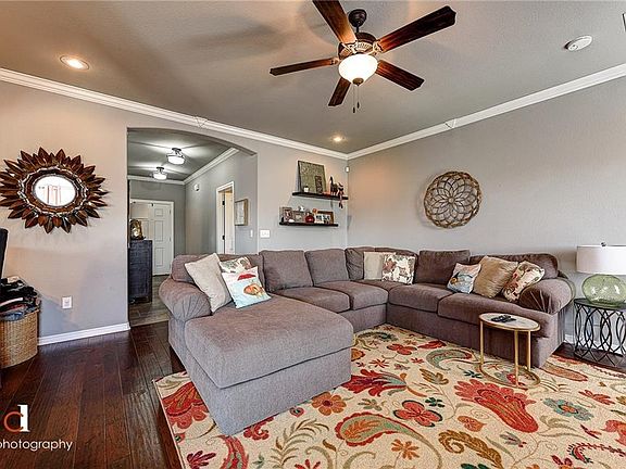 5th image of 2921 W Millstone Dr