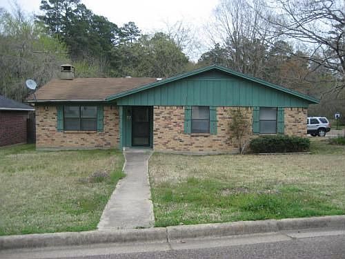 1st image of 302 Forest Creek Dr