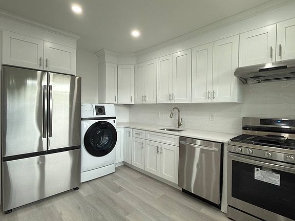 2nd image of 5649B Utopia Pkwy